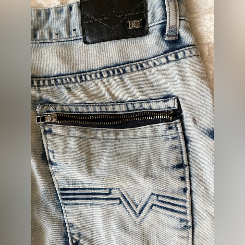 I.N.C International, Men’s pre-owned blue washed distressed jeans W34XL32. - Picture 14 of 14